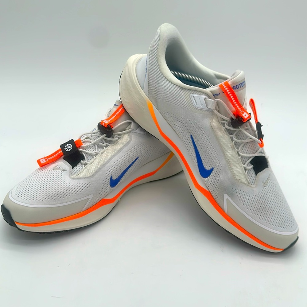 Nike Men's White and Blue Running Shoes